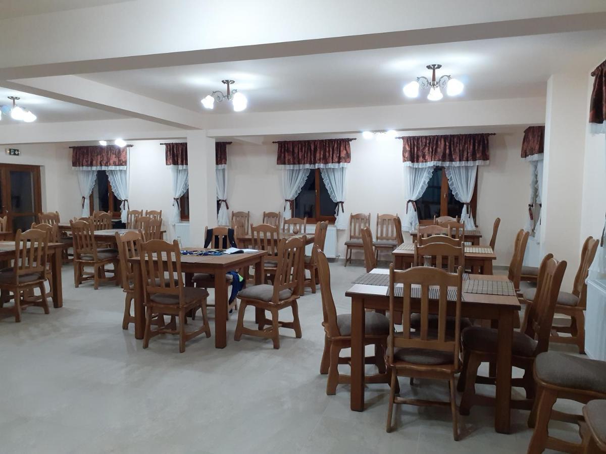 Pensiunea Bradul Dealu Stefanitei ภายนอก รูปภาพ